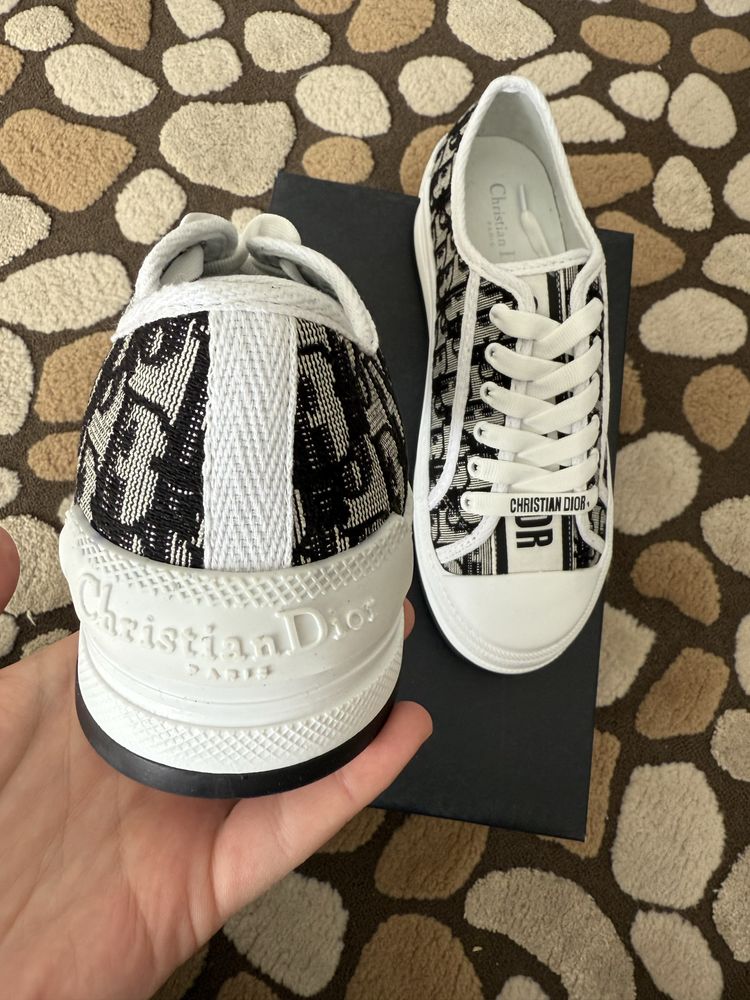 Tenesi Dior 40-44 piele