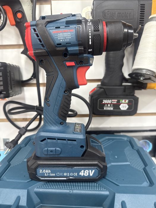 Шуруповерт дрель