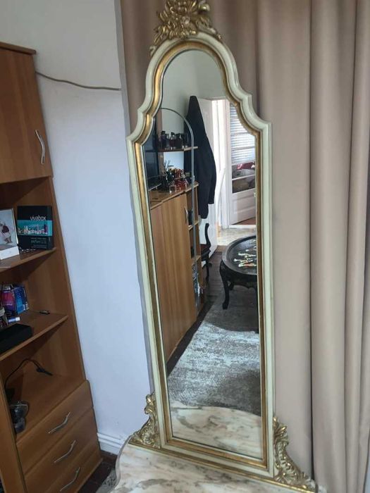 Oglinda cu consola de podea