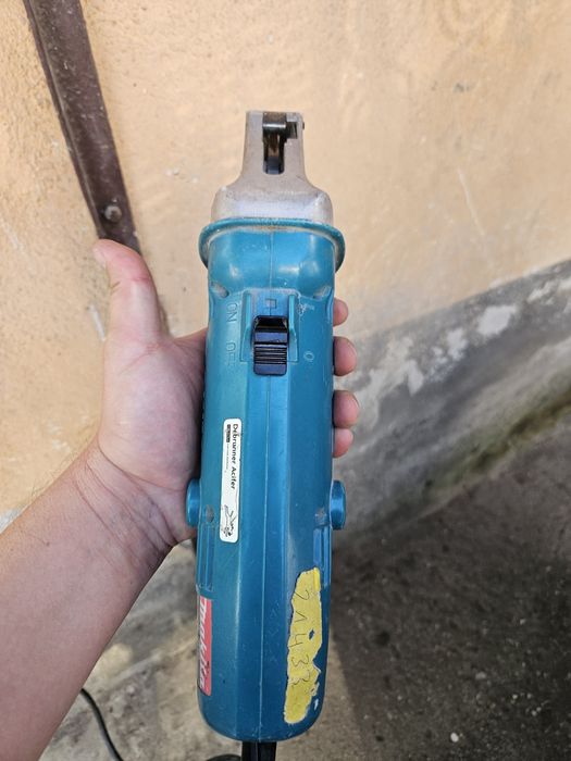 Foarfeca de taiat tabla makita js1670