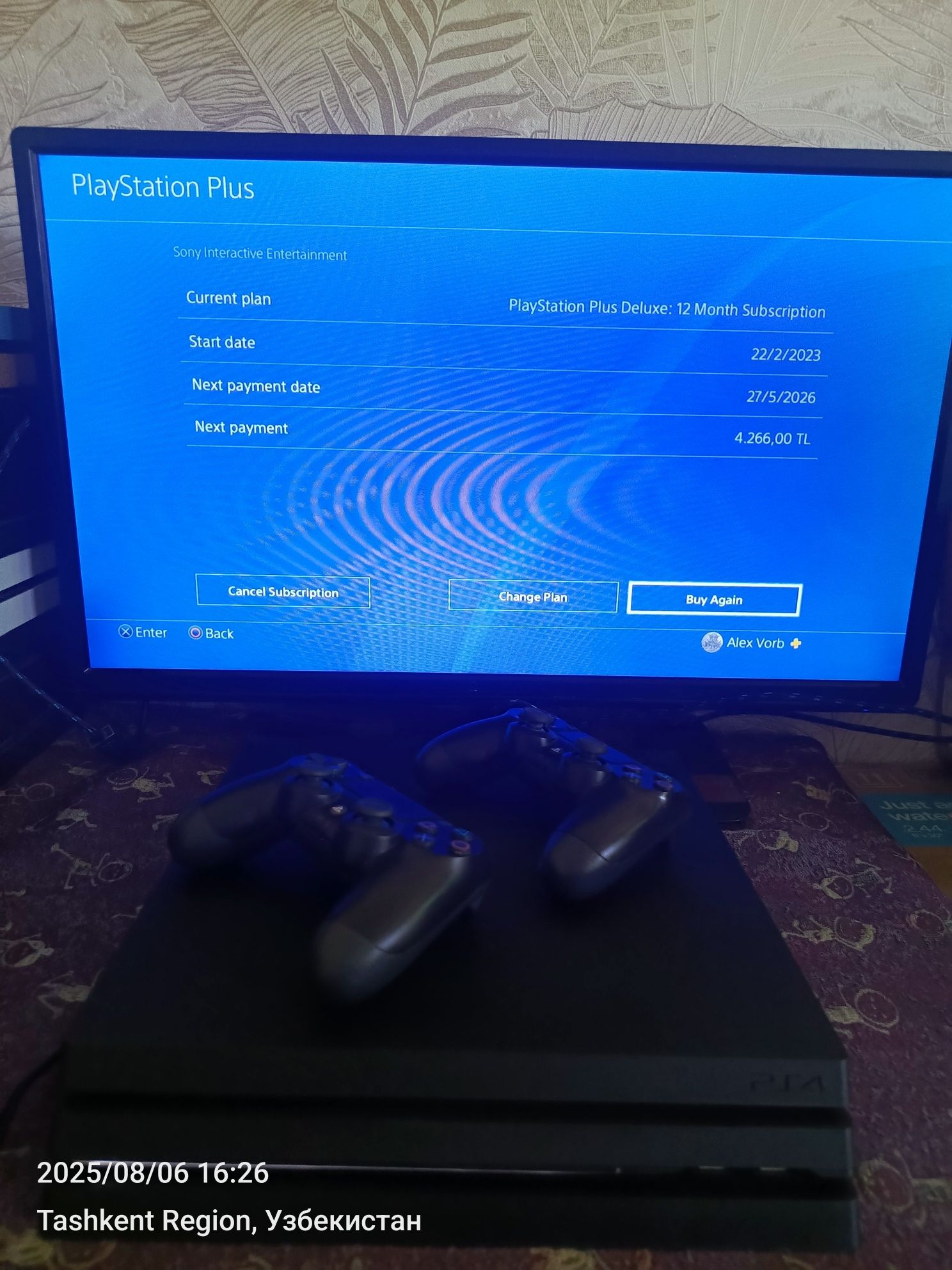 Ps4 PRO 1TB 4k UHD официальный+ подписка на год!