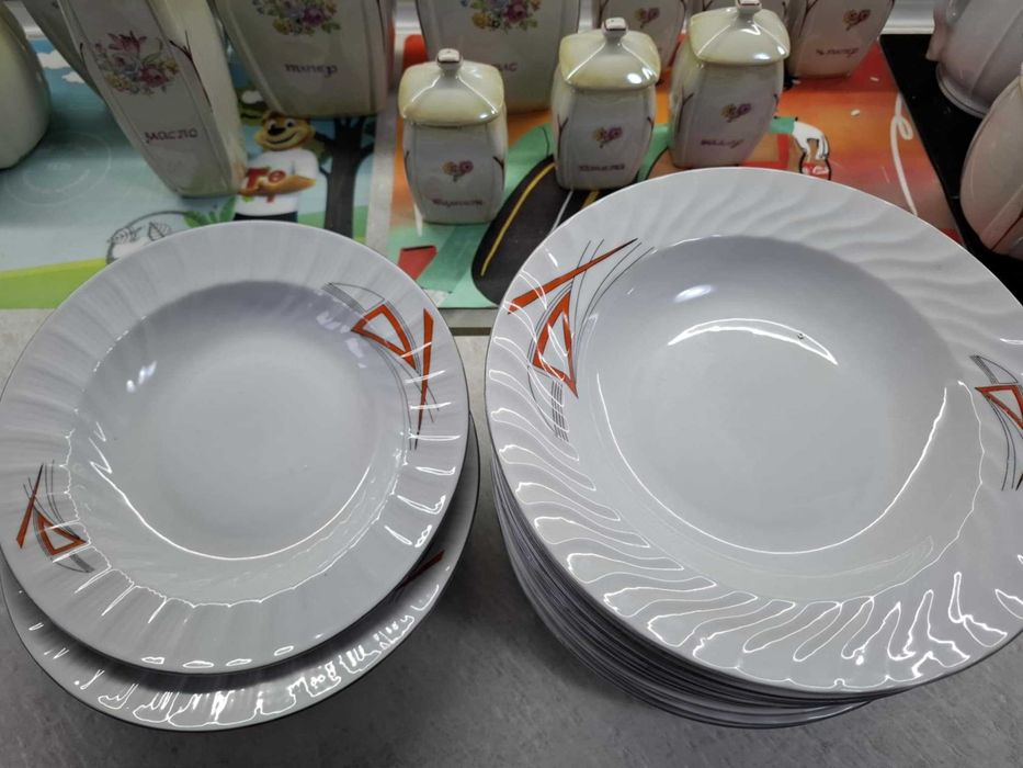 Български порцеланови чинии