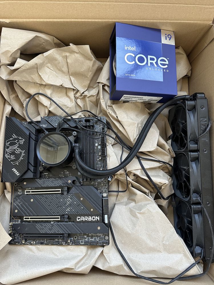 Vand I9 13900k + cooler kraken x73 + msi z690 carbon wifi