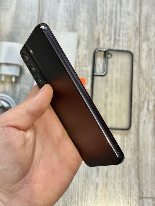 Samsung Galaxy S22 5G 128 GB Dual Sim Black Отличен
