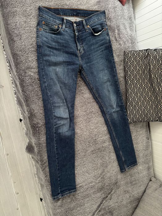 Vand blugi Levi Strauss 510 aproape noi