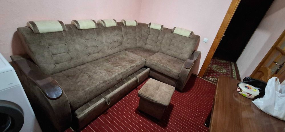 Угалок для кухни в хорошом состаяние