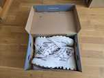 Trappers Palladium albi, marimea 39, albi cu scris negru