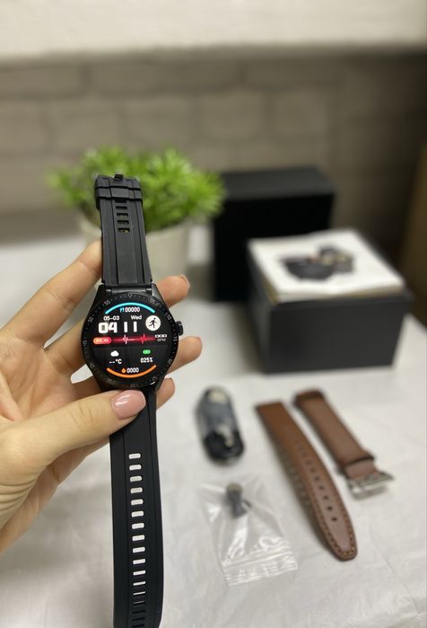 Смарт часовник GT5 + Безжични слушалки – идеалният комплект!