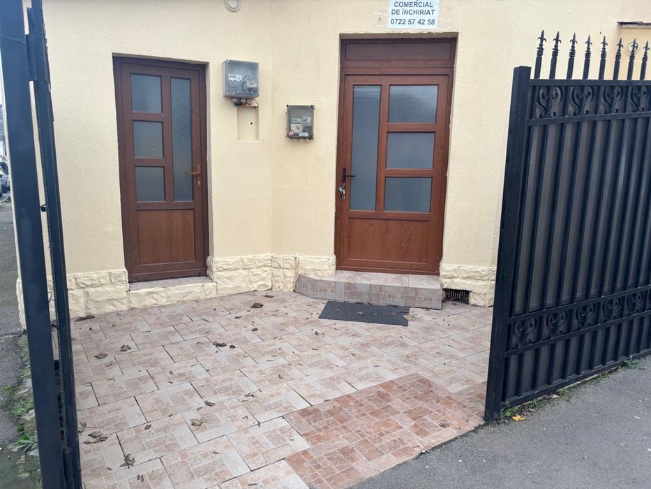 Spațiu comercial de închiriat – 50 m² - Constanța, KM 4-5