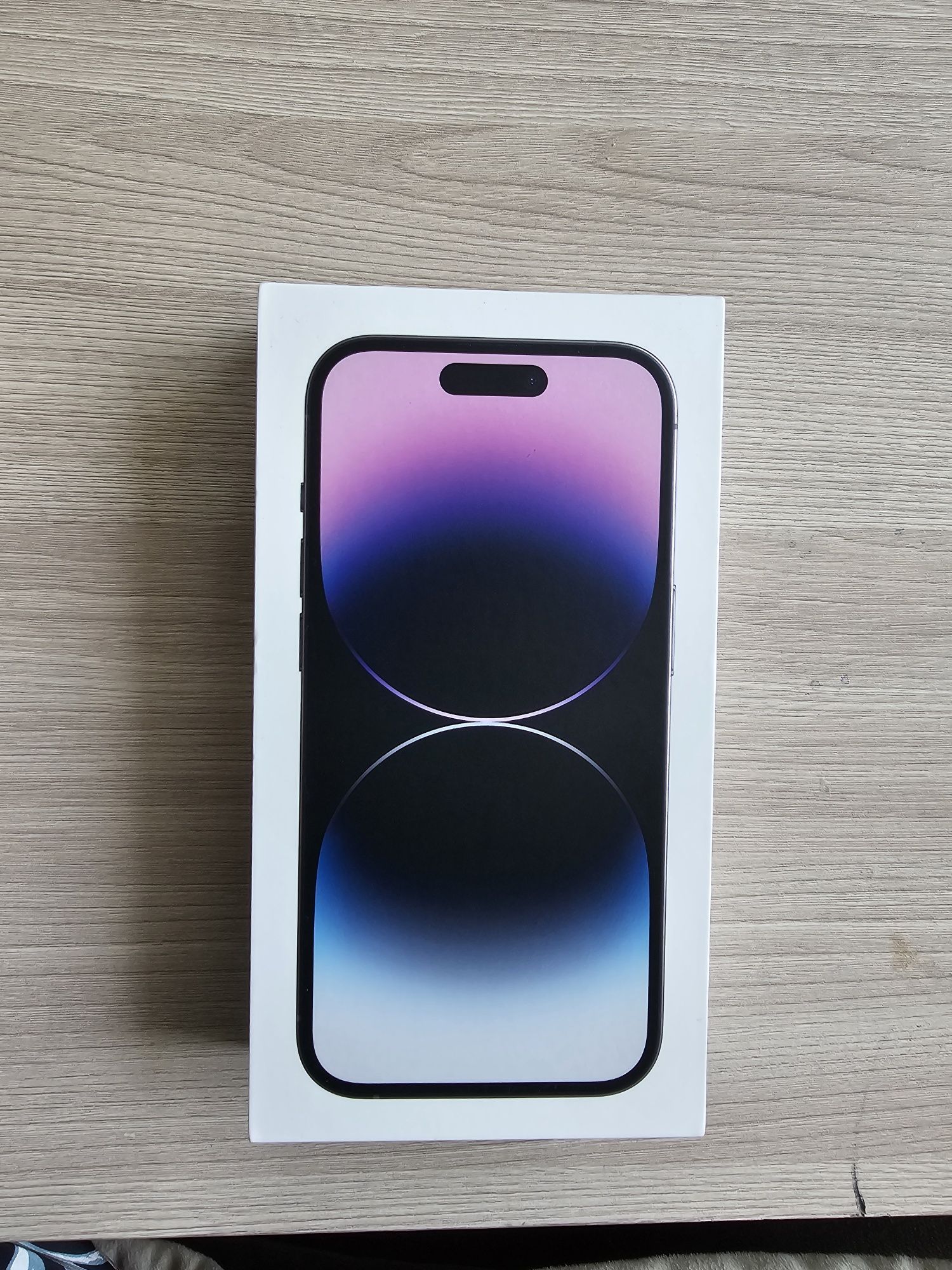 Срочно продам I phone 14 pro