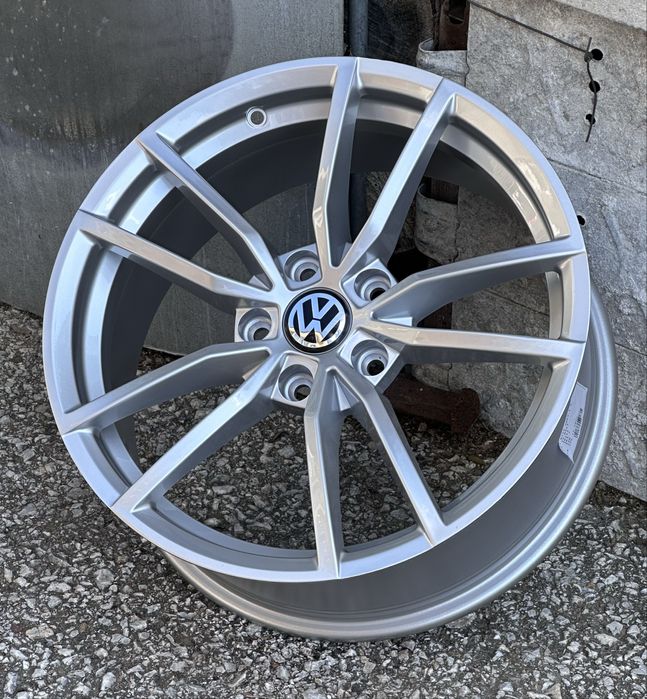 Джанти за Фолкваген Volkswagen 17 “ цола 5х112 чисто нови Golf Passat