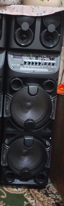 Акустическая колонка большая