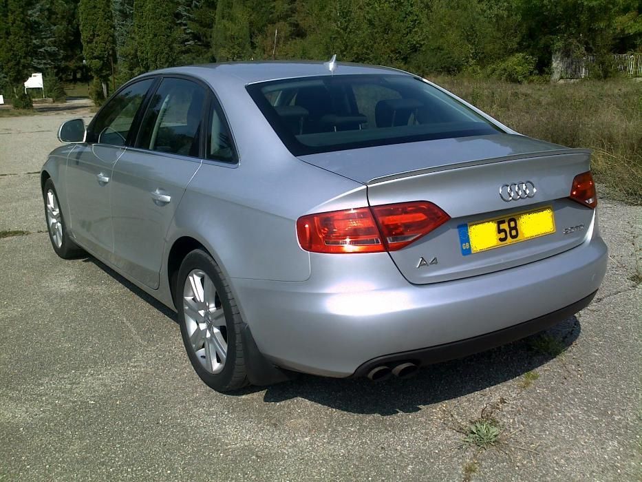 AUDI A4 2.0tdi B8 143k.c