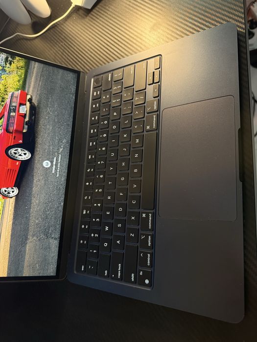 Macbook Air 13’ M2 8GB 256 Midnight Blue (Като Нов)