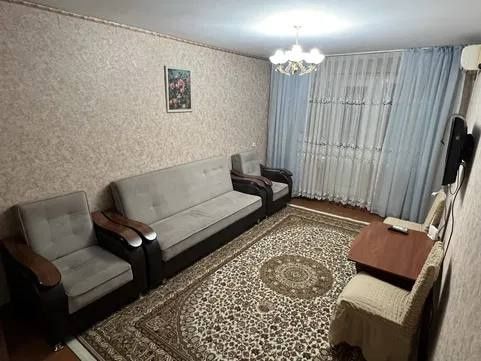 Аренда : Срочно Кирпич Чиланзар 24 квартал 2/3/5