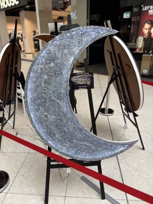 Semilună decorativă handmade – piesă unică pentru decor