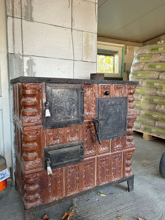 Sobă de teracotă cu plită