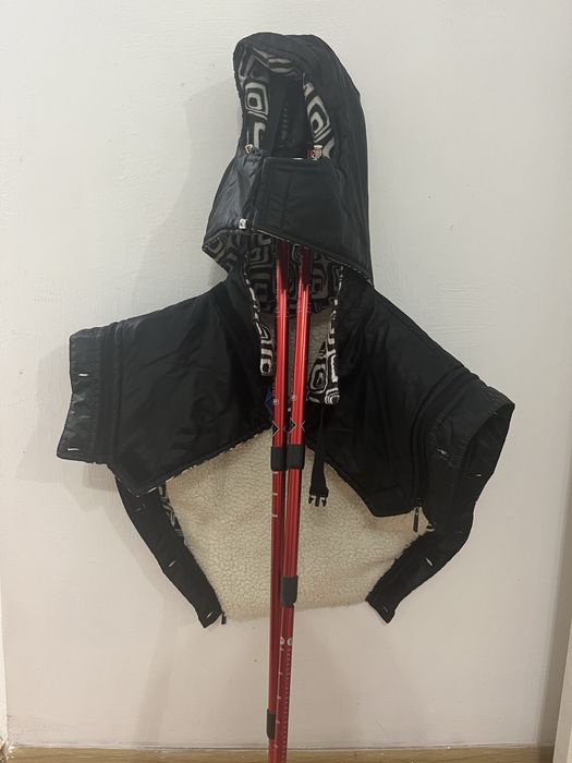 Куртка ребенка для прогулок в слинге