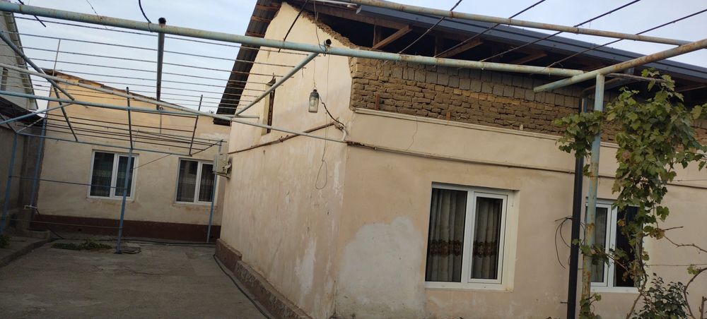 10 сотик Ҳовли сотилади