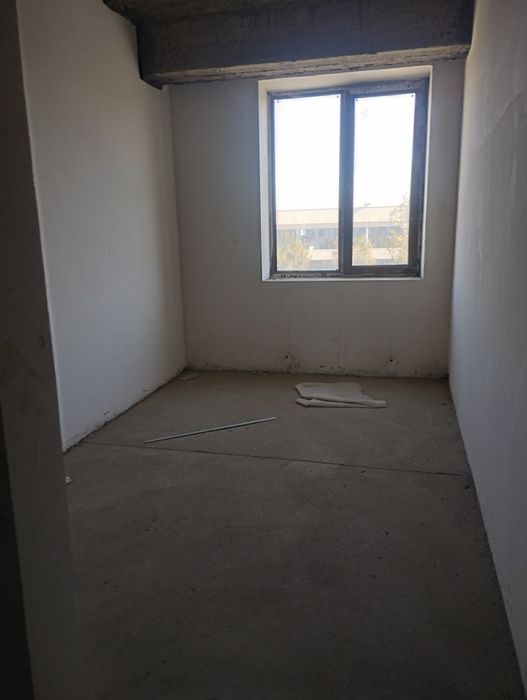 Квартира, евротамир хоналар булинган топлий пол утказилган