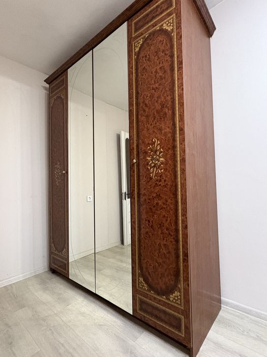 СРОЧНО продам шкаф «Шатура» с зеркалами