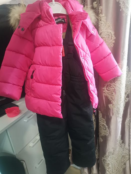 Продам куртку с комбинезоном на девочку с 8 месяцев до 1,5 года