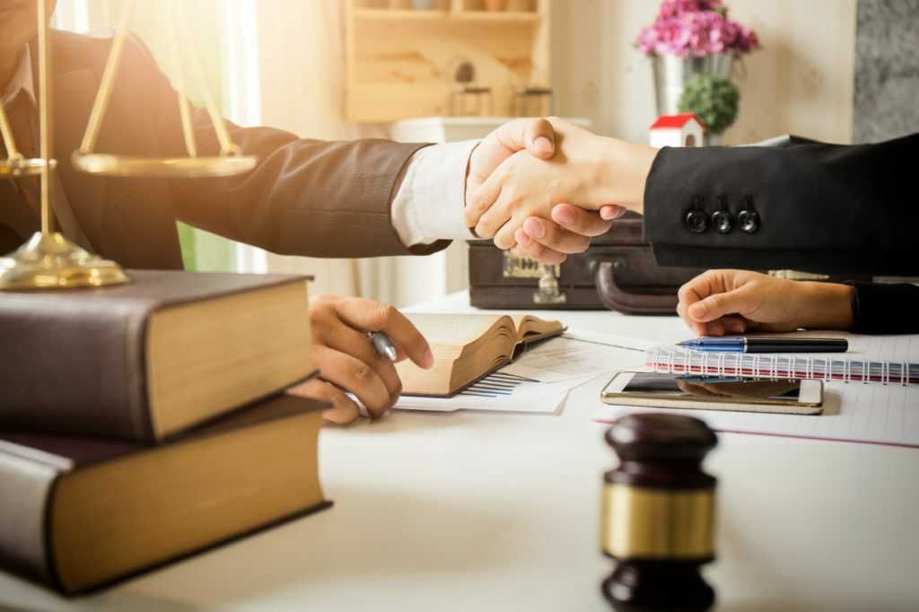 Квалифицированные адвокаты оказывают весь спектр юридических услуг