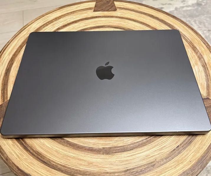 Apple MacBook Pro 16” M3 Max