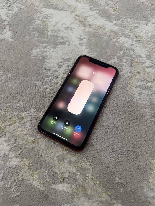 Продам iPhone XR