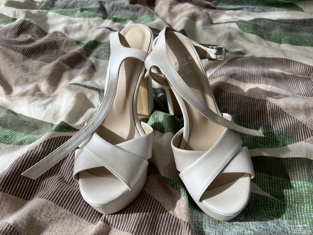 Sandale albe de piele pentru nunta