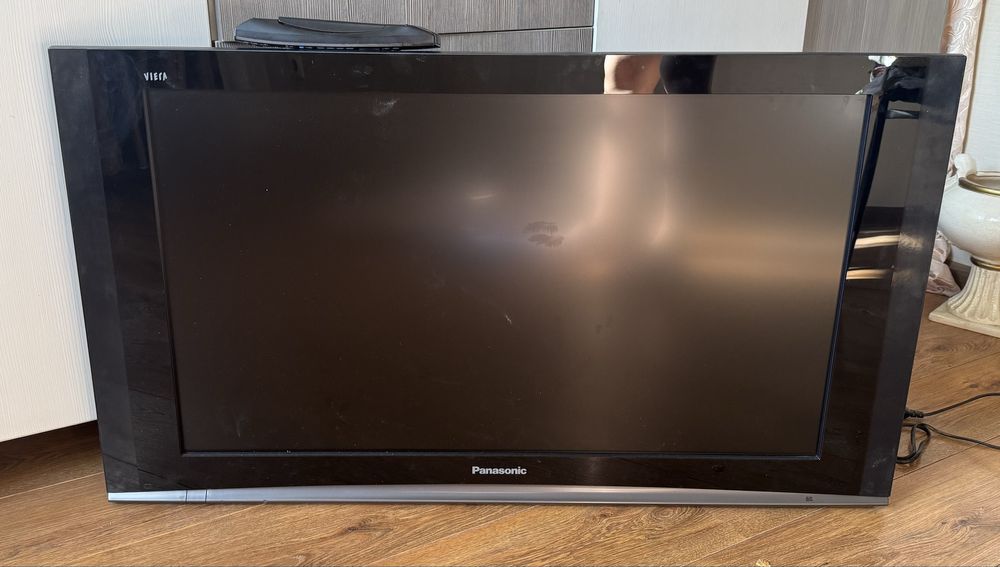Продам ЖК-телевизор Panasonic VIERA TX-R37LZ70