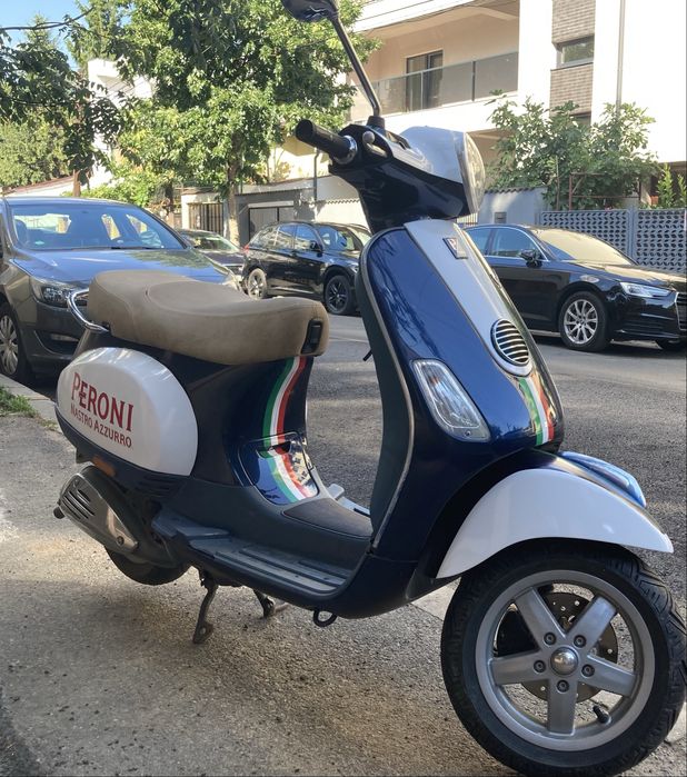 Scuter Vespa 2010, 49cm3, 2000km