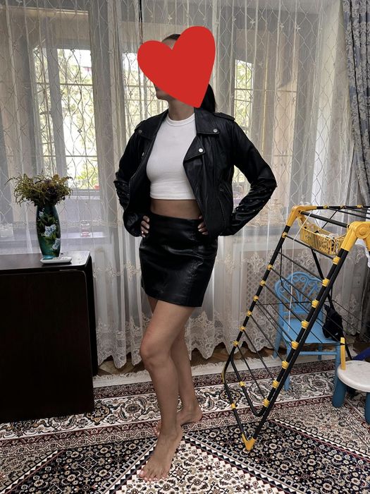 Разгружаю гардероб платья, юбки,