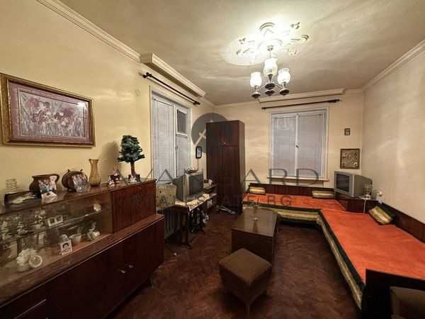 Продава се Двустаен апартамент в Пловдив, Център - 77 кв.м за 1884 €/кв.м - Снимка #1