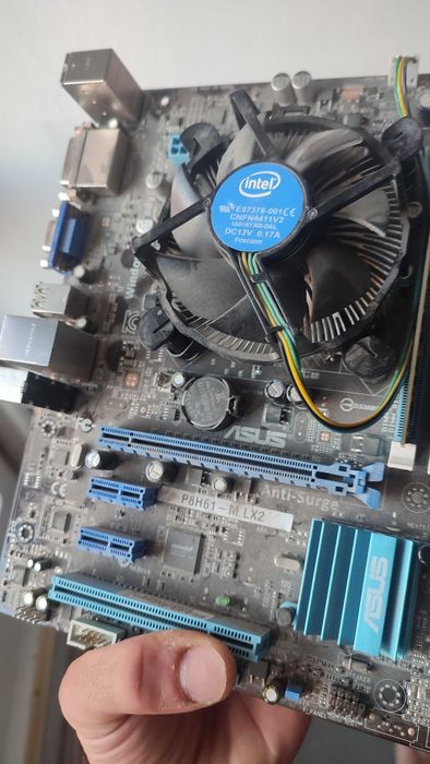 ASUS дънна платка с процесор и RAM