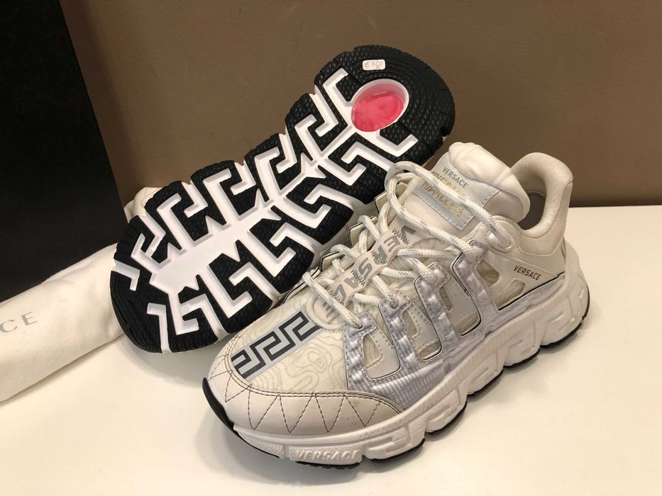 Versace  sneakers 35 si 36, originali, full box,retail 750 euro