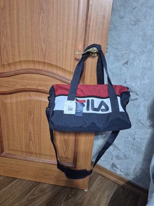 продам сумку спортивную совершенно новую  без брака