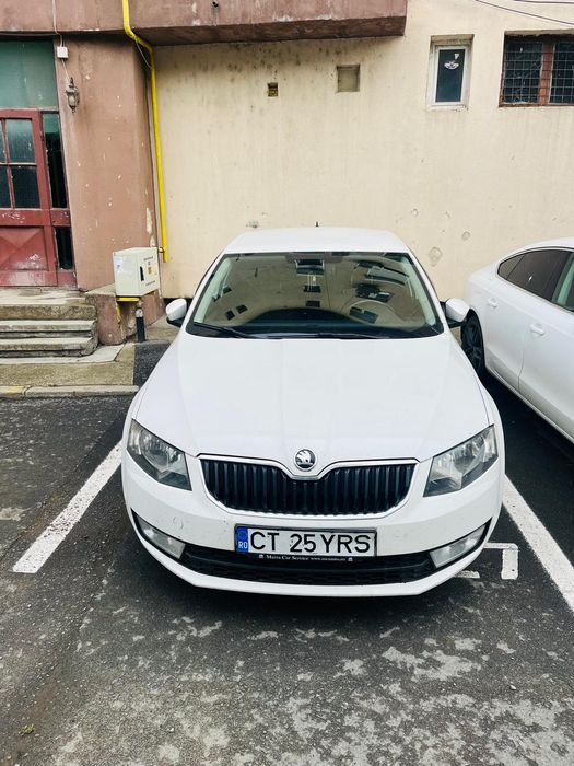 Vând skoda Octavian automata