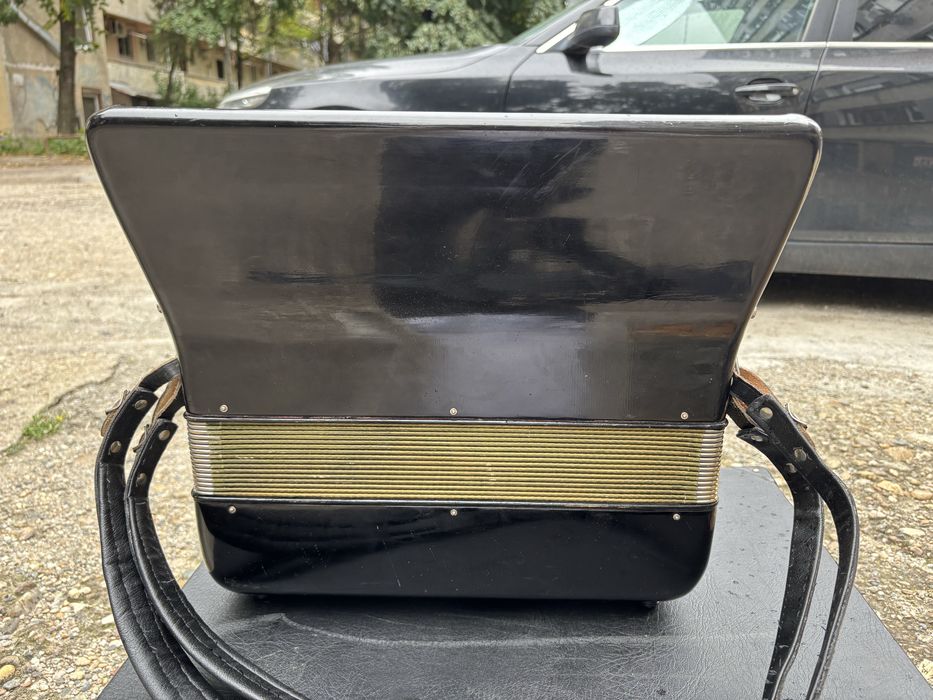 Acordeon Hohner/Melojdia concerto 3 cu 72 de basi