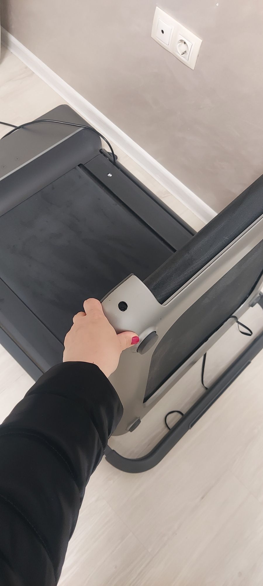 Сгъваема бягаща пътека WalkingPad R1 Pro 2в1