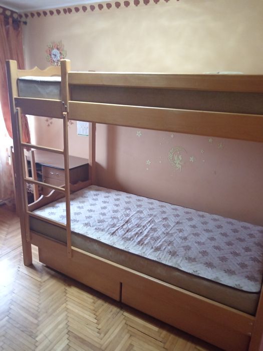 Vând pat dublu supraetajat