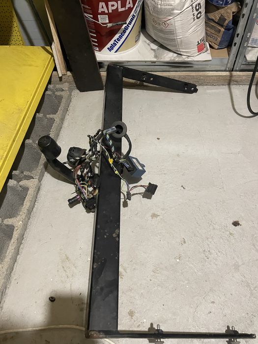 Carlig fix VW GOLF 4 scurt