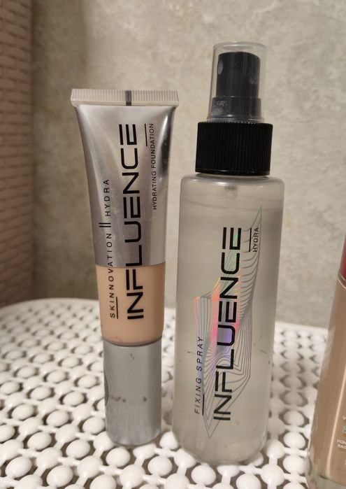 Продам фиксатор и тональный крем от influence