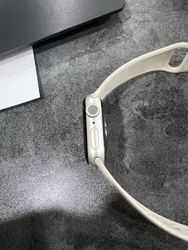 Apple watch 9 41mm starlight