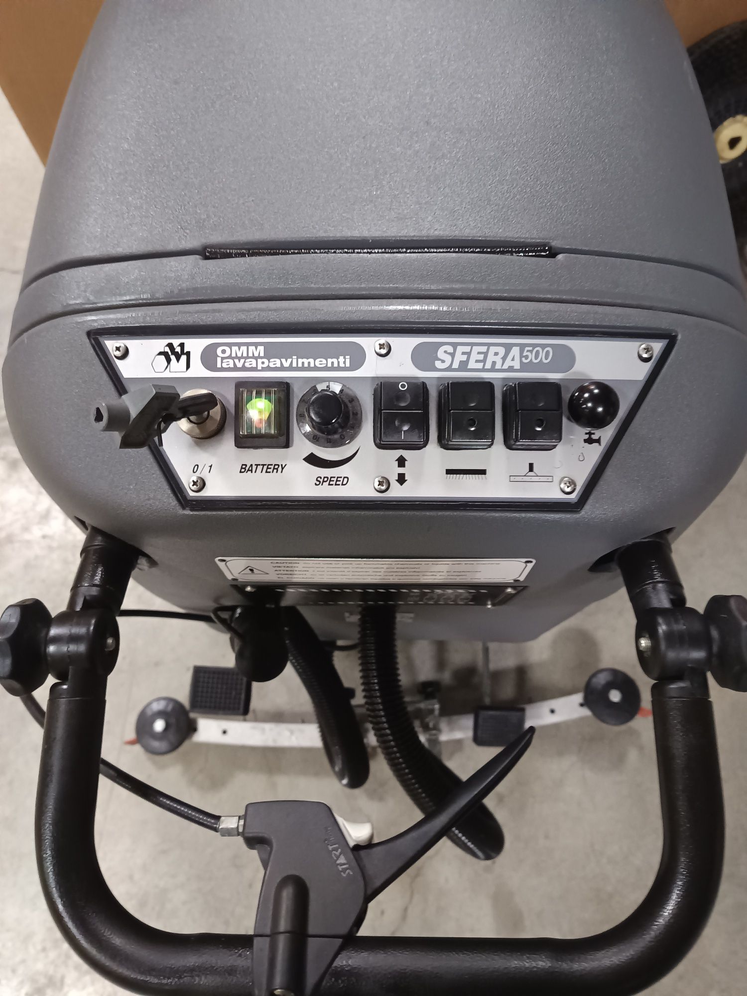 Акумулаторен подочистач Omm Sfera 500