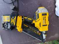 Pistol de cuie dewalt ,