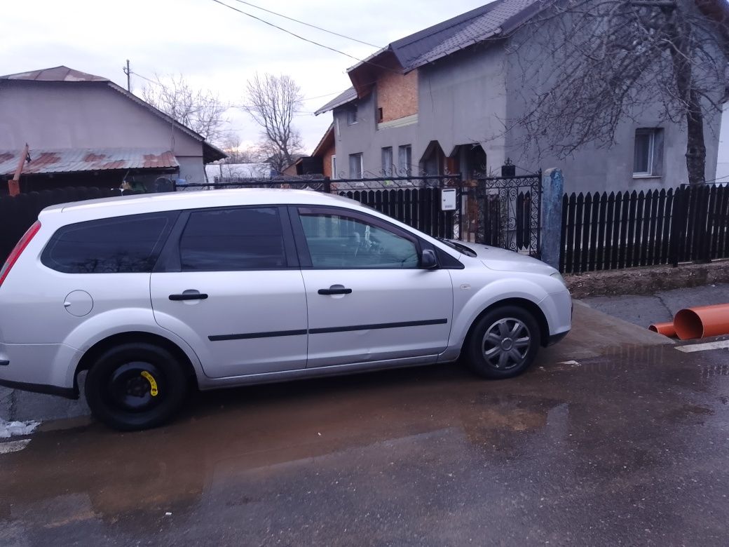 Vând Ford focus MK2 2005 16tdci