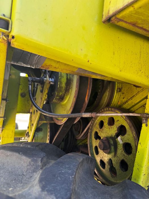 Vând combina claas dominator