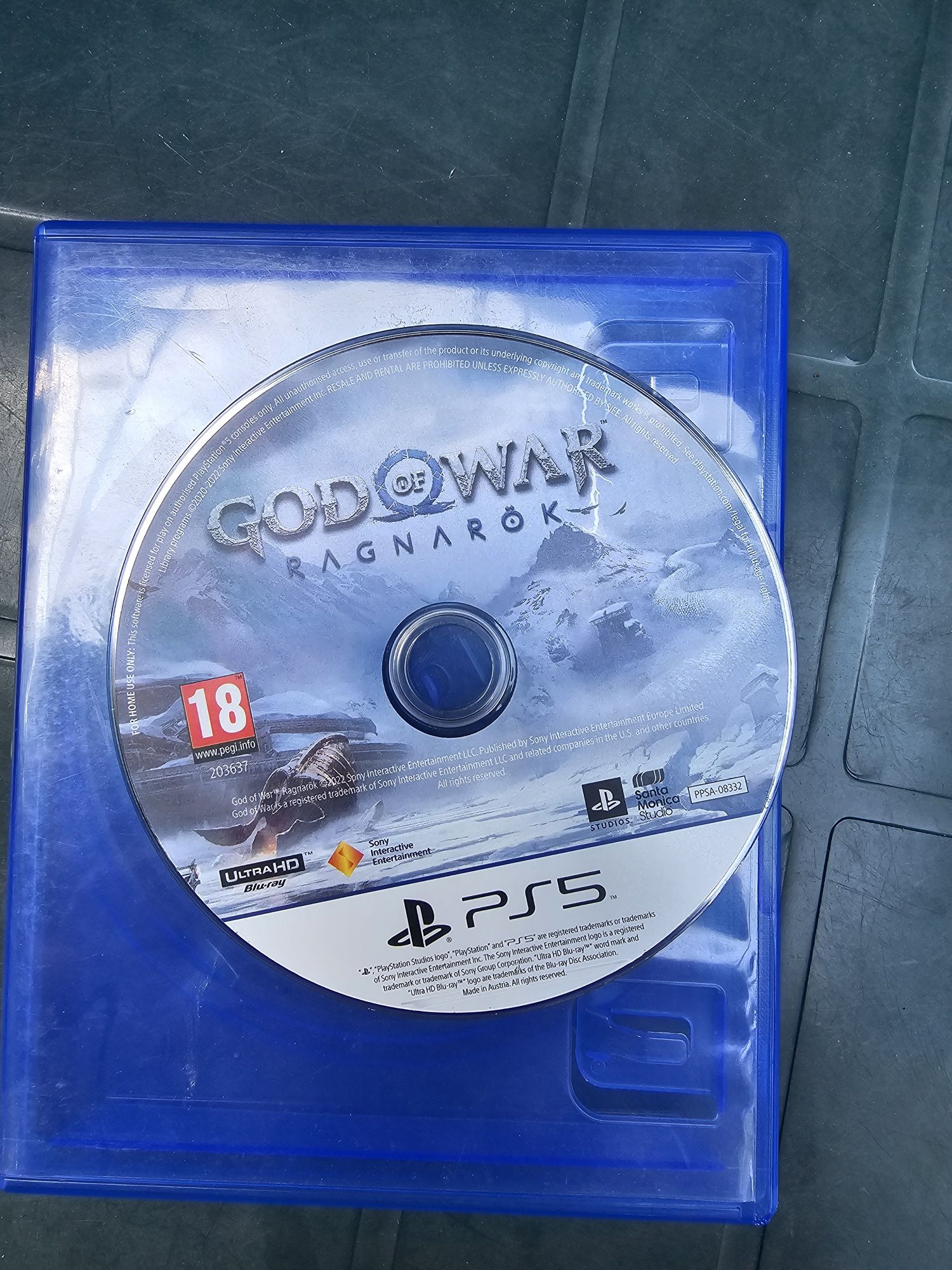 Продавам god of war Ragnarok ps5