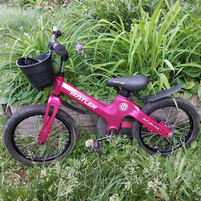 Продаётся детский велосипед.